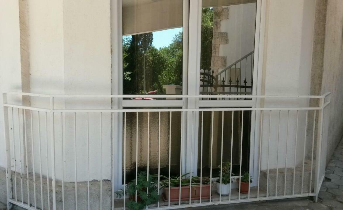 Apartman Roza Omiš Exterior foto